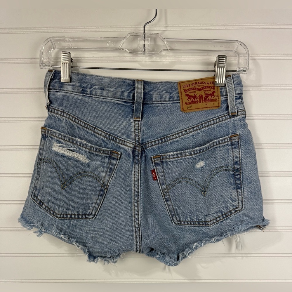 Levi’s womens 501 denim button fly, distressed denim jeans. Size 24 - Picture 3 of 8